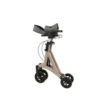 Andador champán Saturn de Able2 Shop, con soporte de antebrazo gris y detalles en negro.